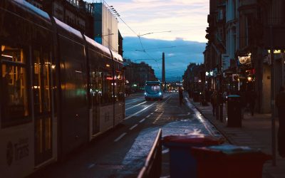 Știați că un agregat frigorific poate fi alimentat și de panouri fotovoltaice montate pe plafon