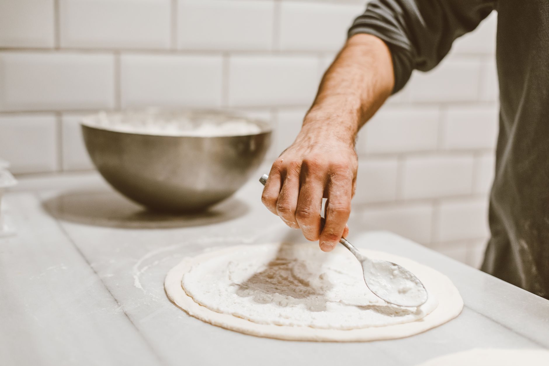 Echiparea pentru transport de ingrediente pentru pizza