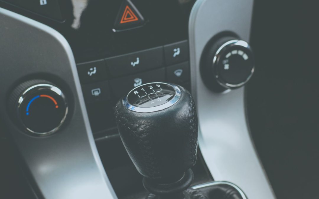 Lucruri utile de știut despre diferența dintre un controler analog și unul digital