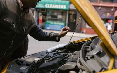 Verificarea uleiului din compresorul instalației frigorifice auto
